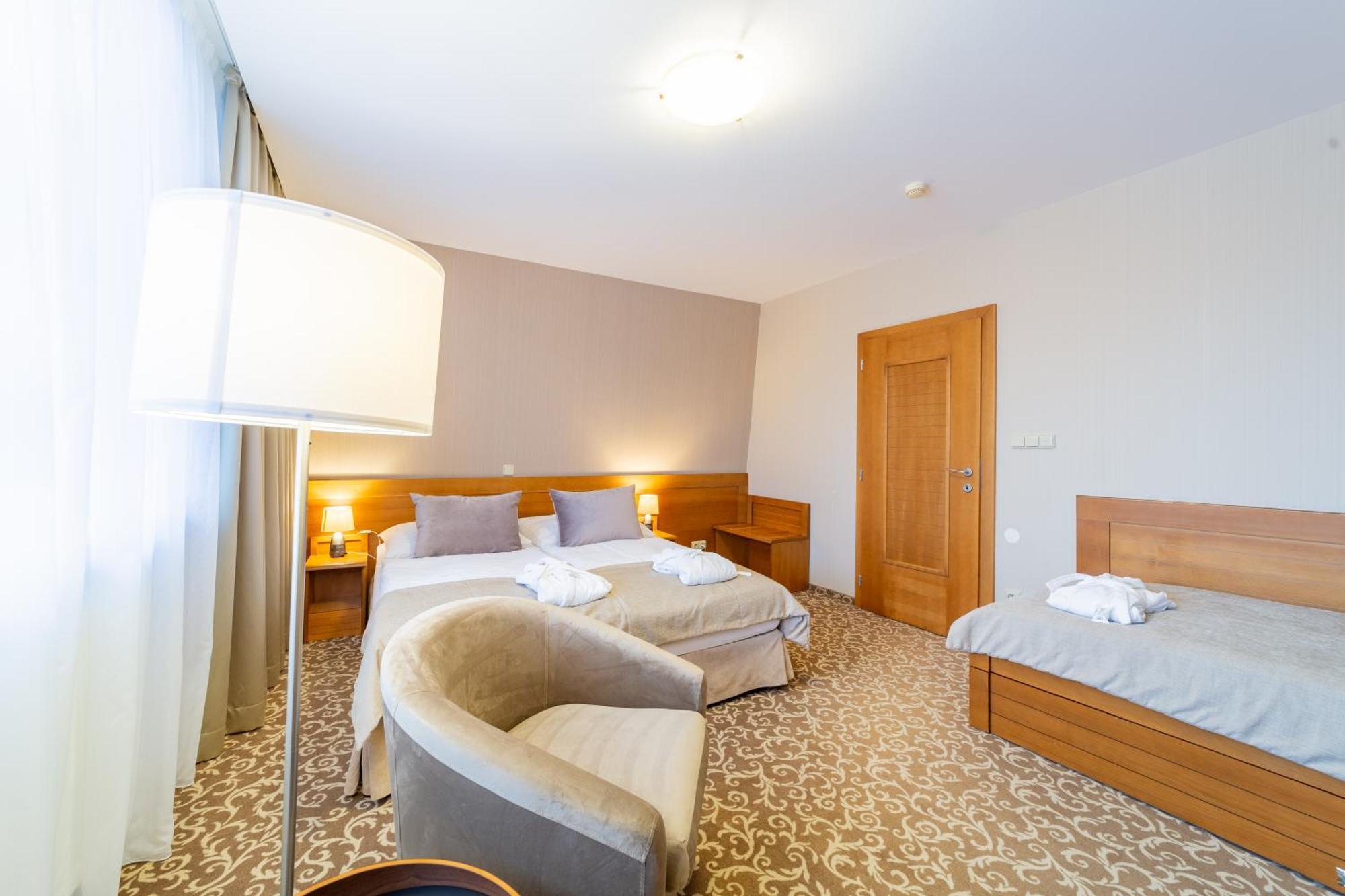 Kontakt Wellness Hotel Tatranska Lomnica Bagian luar foto