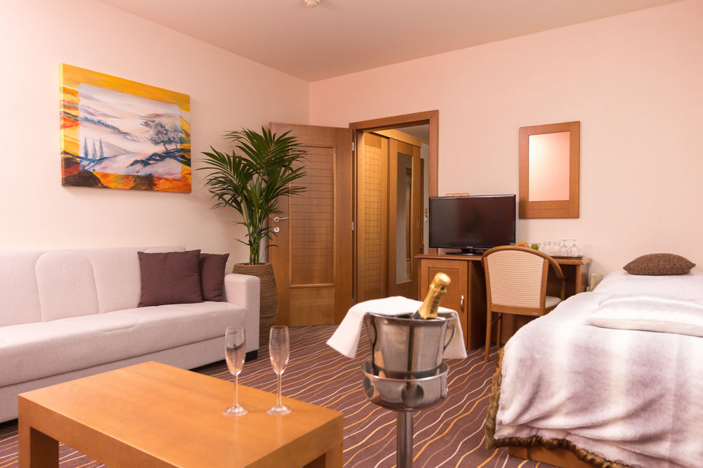 Kontakt Wellness Hotel Tatranska Lomnica Bagian luar foto